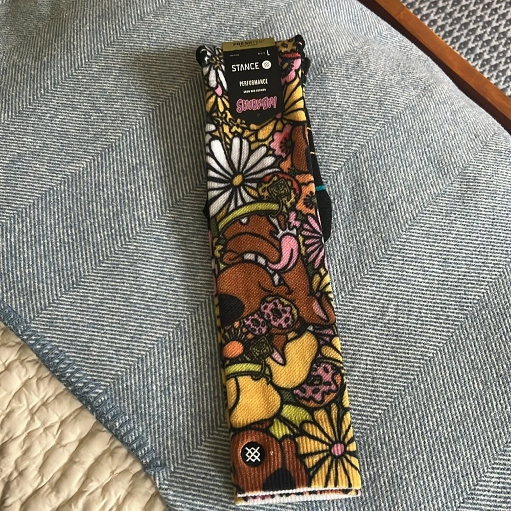NWT Stance Scooby Doo snow socks M 9-13